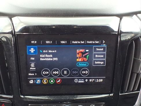 Used 2023 Chevrolet Traverse Premier FWD image 21