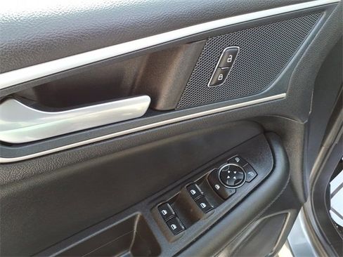 Used 2024 Ford Edge SEL w/ Convenience Package image 18