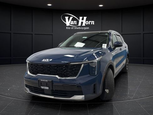 Used 2025 Kia Sorento S w/ Panoramic Sunroof Package AWD/4WD image 3