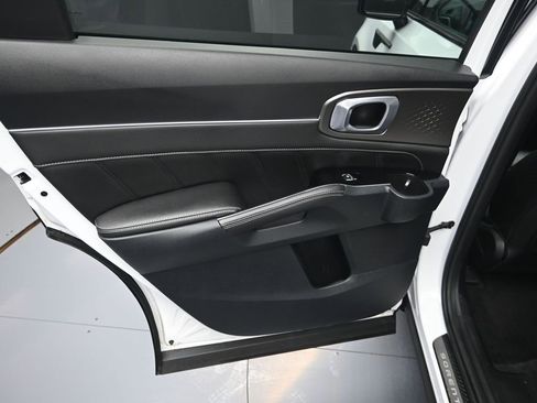 Certified 2023 Kia Sorento SX image 30