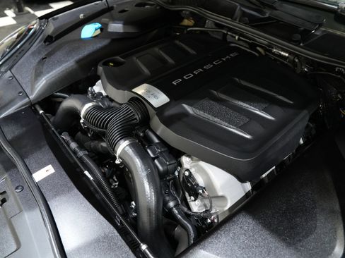 Used 2016 Porsche Cayenne GTS image 51