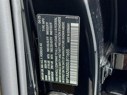 Used 2025 Porsche Macan image 35