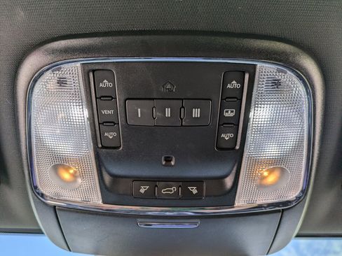 Used 2019 Jeep Grand Cherokee High Altitude AWD/4WD image 15