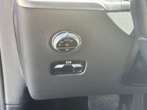Used 2024 Mercedes-Benz GLC 300 image 33