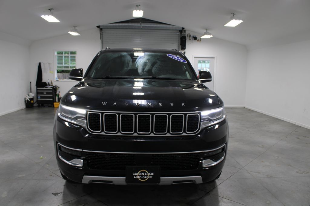 Used 2024 Jeep Wagoneer Series II w/ Flexible Seating Group AWD/4WD image 2