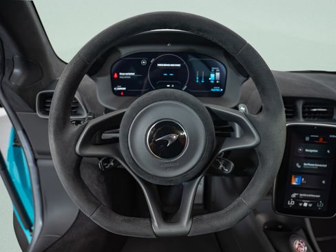 Used 2023 McLaren Artura RWD image 11