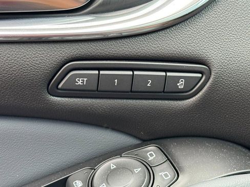 Used 2021 Buick Enclave Premium w/ Sun and Sites Package FWD image 17