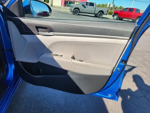 Used 2017 Hyundai Elantra SE FWD image 10