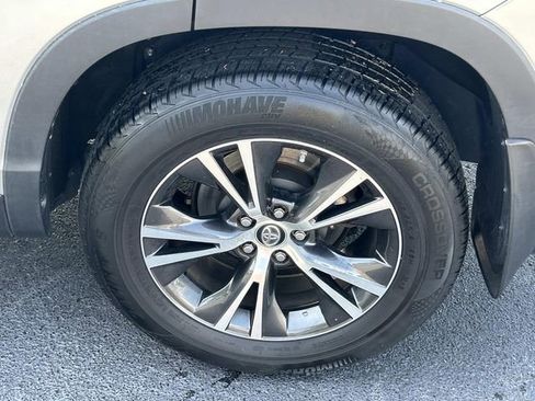 Used 2019 Toyota Highlander LE image 13