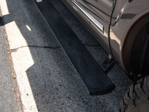Used 2004 Ford Excursion Limited image 35