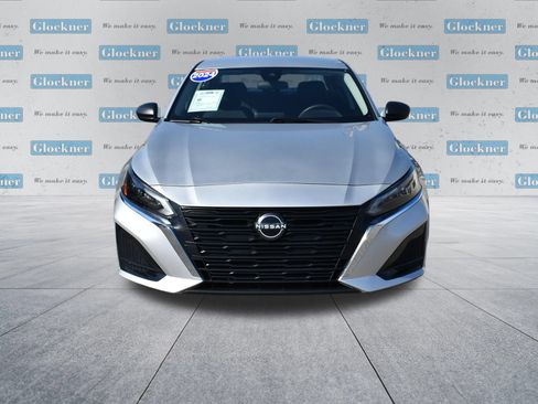 Used 2024 Nissan Altima 2.5 SV FWD image 2