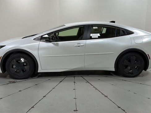New 2026 Toyota Prius LE image 8