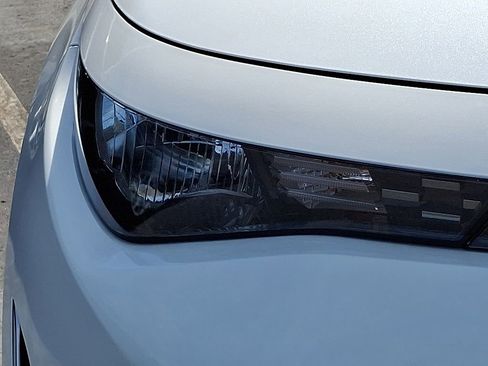 Used 2025 Kia Soul LX w/ LX Technology Package image 3