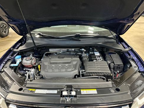 Used 2021 Volkswagen Tiguan SE w/ Panoramic Sunroof Package AWD/4WD image 45