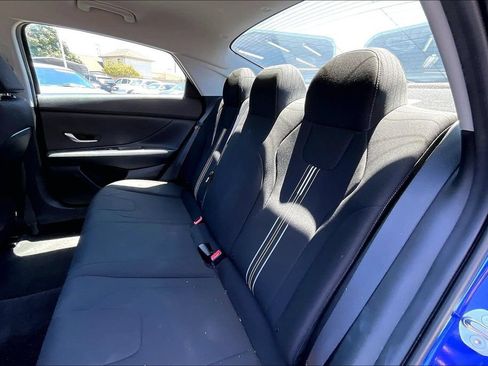 Used 2023 Hyundai Elantra SEL FWD image 15