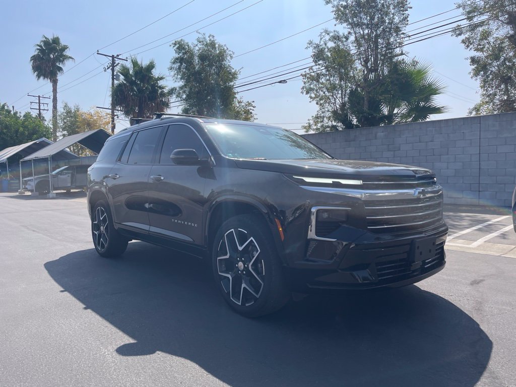 Used 2025 Chevrolet Traverse High Country w/ LPO, Floor Liner Package FWD image 1