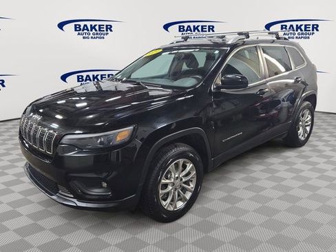 Used 2019 Jeep Cherokee Latitude w/ Cold Weather Group image 3