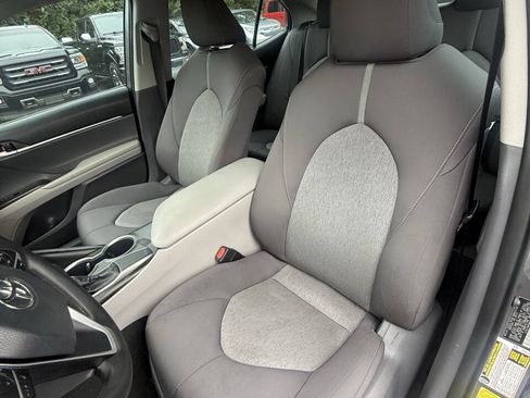 Used 2021 Toyota Camry LE FWD image 10