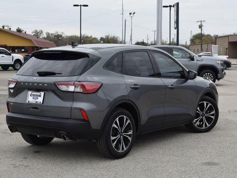 Used 2022 Ford Escape SE w/ SE Sport Appearance Package image 6