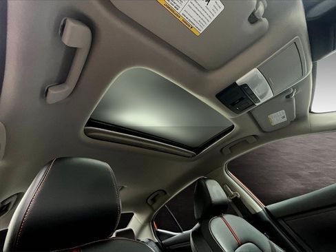 Used 2023 Nissan Sentra SR w/ SR Premium Package image 11