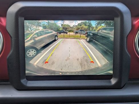 Used 2022 Jeep Wrangler Unlimited Rubicon w/ Steel Bumper Group AWD/4WD image 20