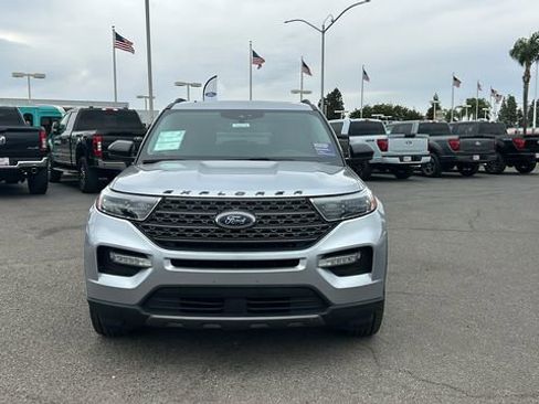 Certified 2022 Ford Explorer XLT w/ Equipment Group 202A image 9