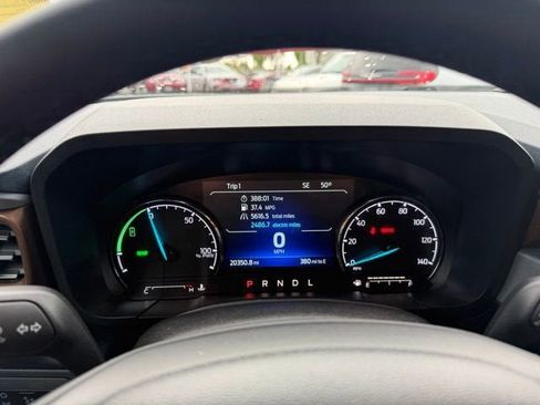 Used 2023 Ford Maverick Lariat FWD image 14