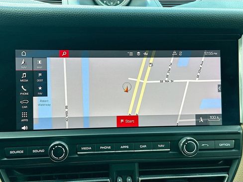 Used 2021 Porsche Macan image 17