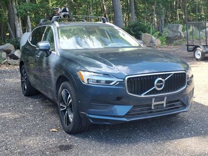 Used 2019 Volvo XC60 T6 Momentum w/ Multimedia Package