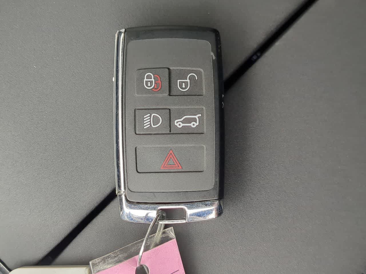 Certified 2026 Land Rover Range Rover Velar Dynamic SE AWD/4WD image 37
