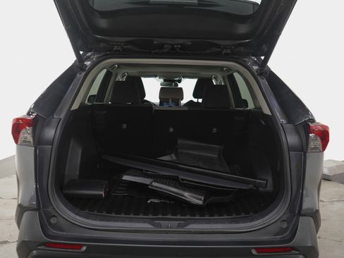 Used 2019 Toyota RAV4 XLE image 16