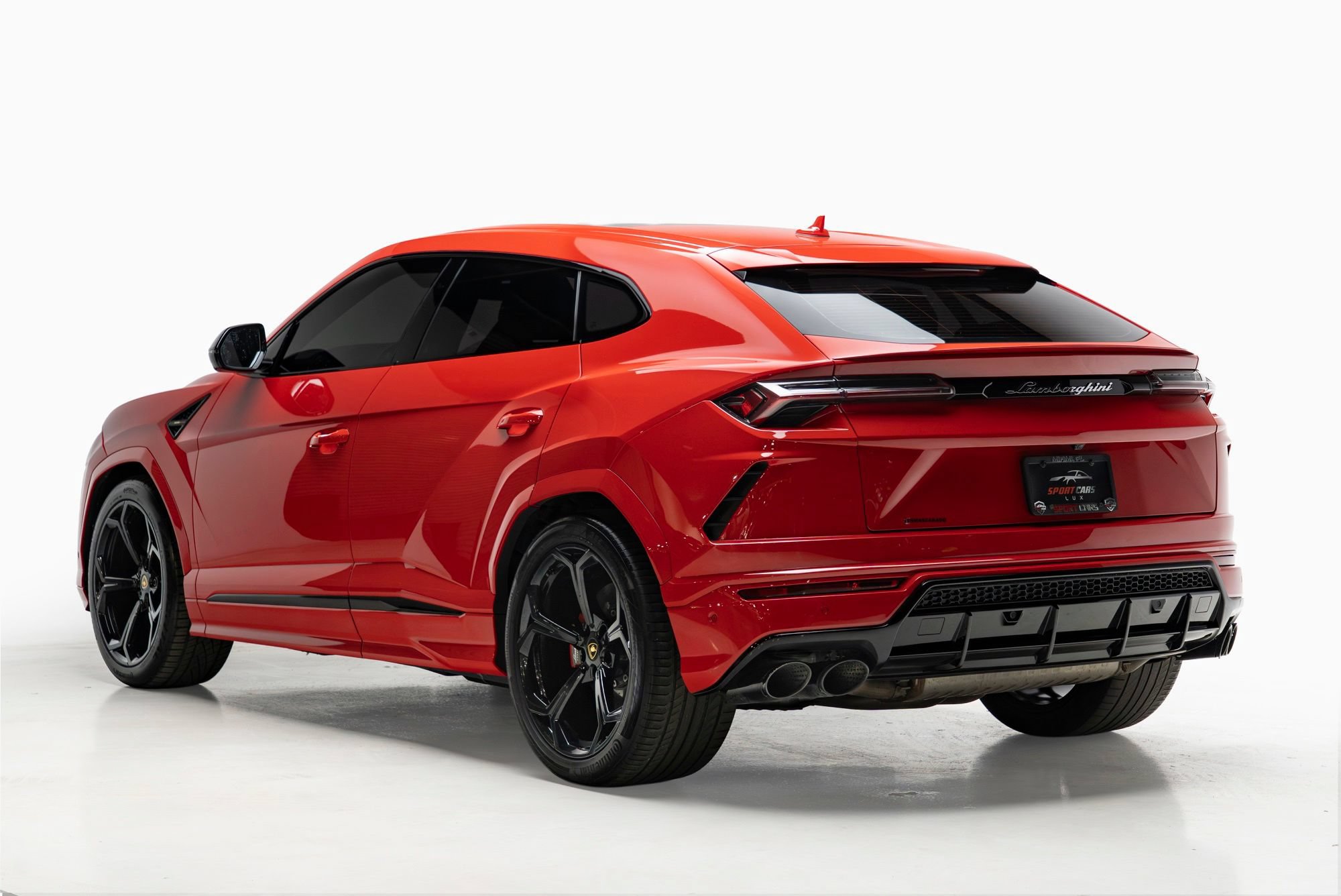 Used 2020 Lamborghini Urus AWD/4WD image 9