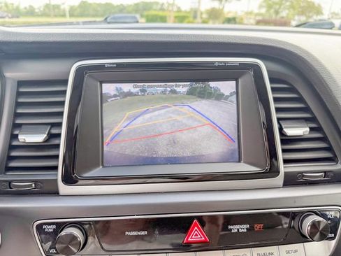 Used 2018 Hyundai Sonata Limited image 21