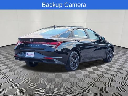 Used 2023 Hyundai Elantra SEL FWD image 4