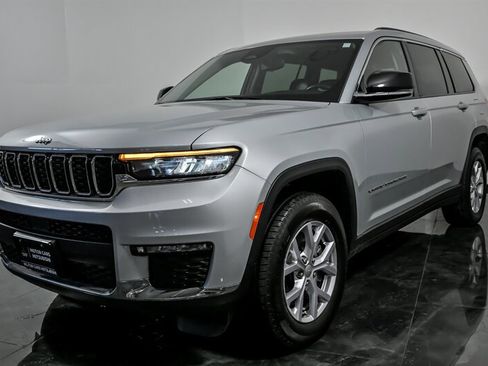 Used 2022 Jeep Grand Cherokee L Limited image 5