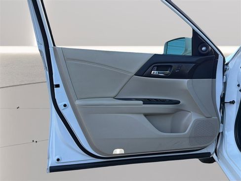 Used 2015 Honda Accord EX-L image 15