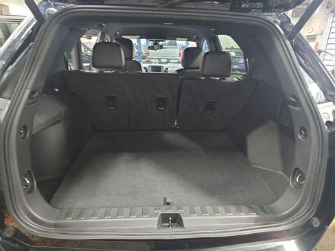 Used 2023 Chevrolet Equinox RS AWD/4WD image 14