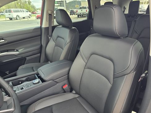 New 2026 Nissan Pathfinder SL AWD/4WD image 13