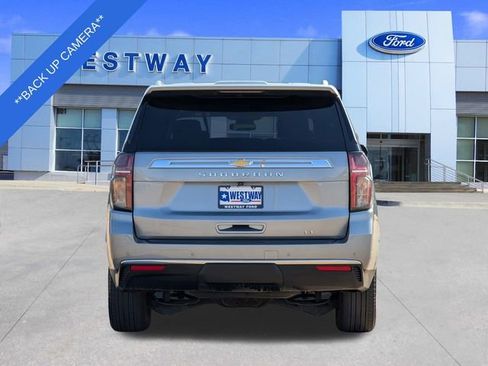 Used 2024 Chevrolet Suburban LT image 5