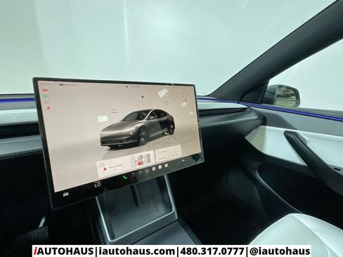 Used 2026 Tesla Model Y AWD image 24