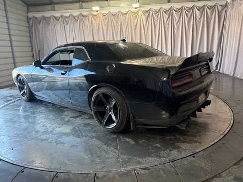 Used 2018 Dodge Challenger R/T w/ Blacktop Package image 7