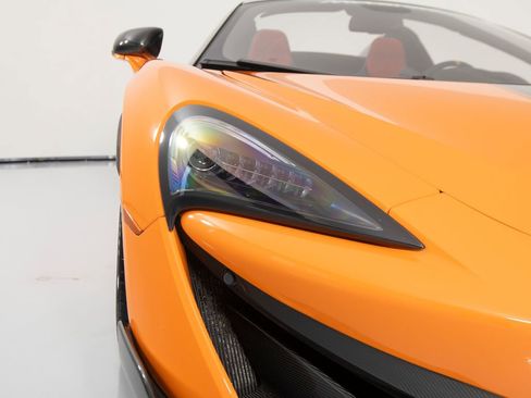Used 2020 McLaren 600LT Spider RWD image 34