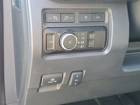 Used 2023 Ford F350 Platinum AWD/4WD image 9