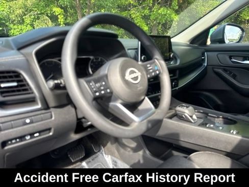 Used 2024 Nissan Rogue SV FWD image 15