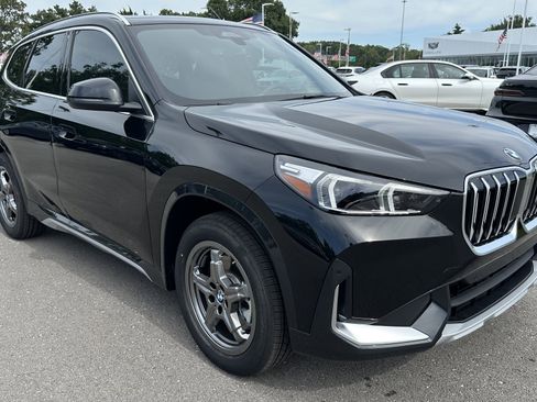 Used 2025 BMW X1 xDrive28i AWD/4WD image 2