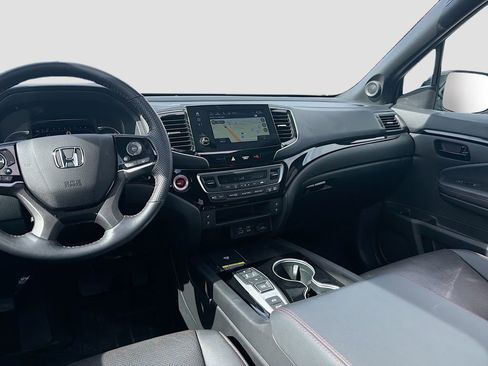 Used 2024 Honda Passport Black Edition image 25