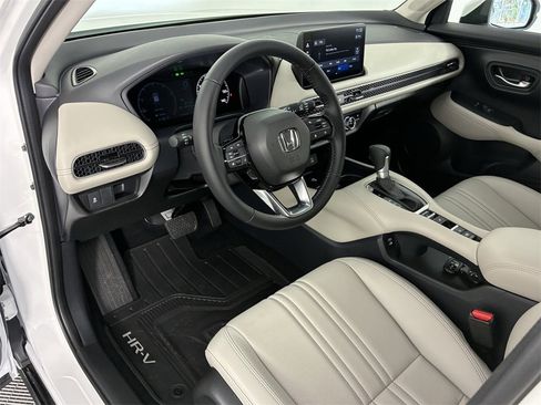 Used 2026 Honda HR-V EX-L image 11