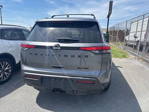 Used 2023 Nissan Pathfinder SV w/ SV Premium Package AWD/4WD image 9