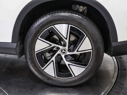 Certified 2024 Mercedes-Benz GLC 300 image 10