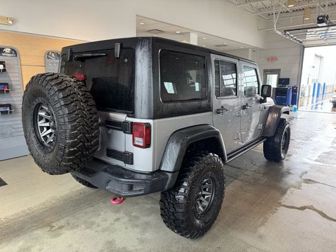 Used 2015 Jeep Wrangler Unlimited Rubicon image 3